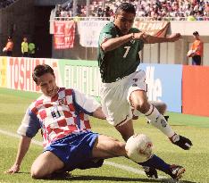 (1)Mexico beat Croatia 1-0